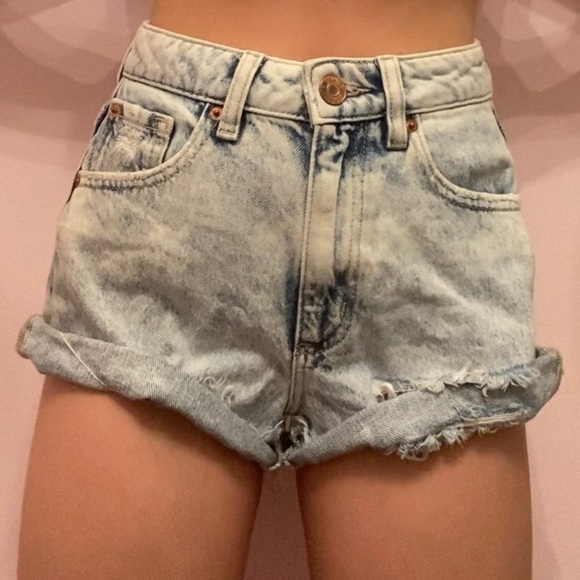 Garage Denim, Mom shorts, in a size 0/24. Copper button + blueish white wash. - Picture 6 of 8